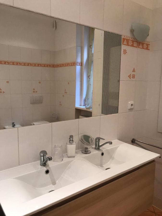 Apartman U Kolonady Karlovy Vary Exterior photo